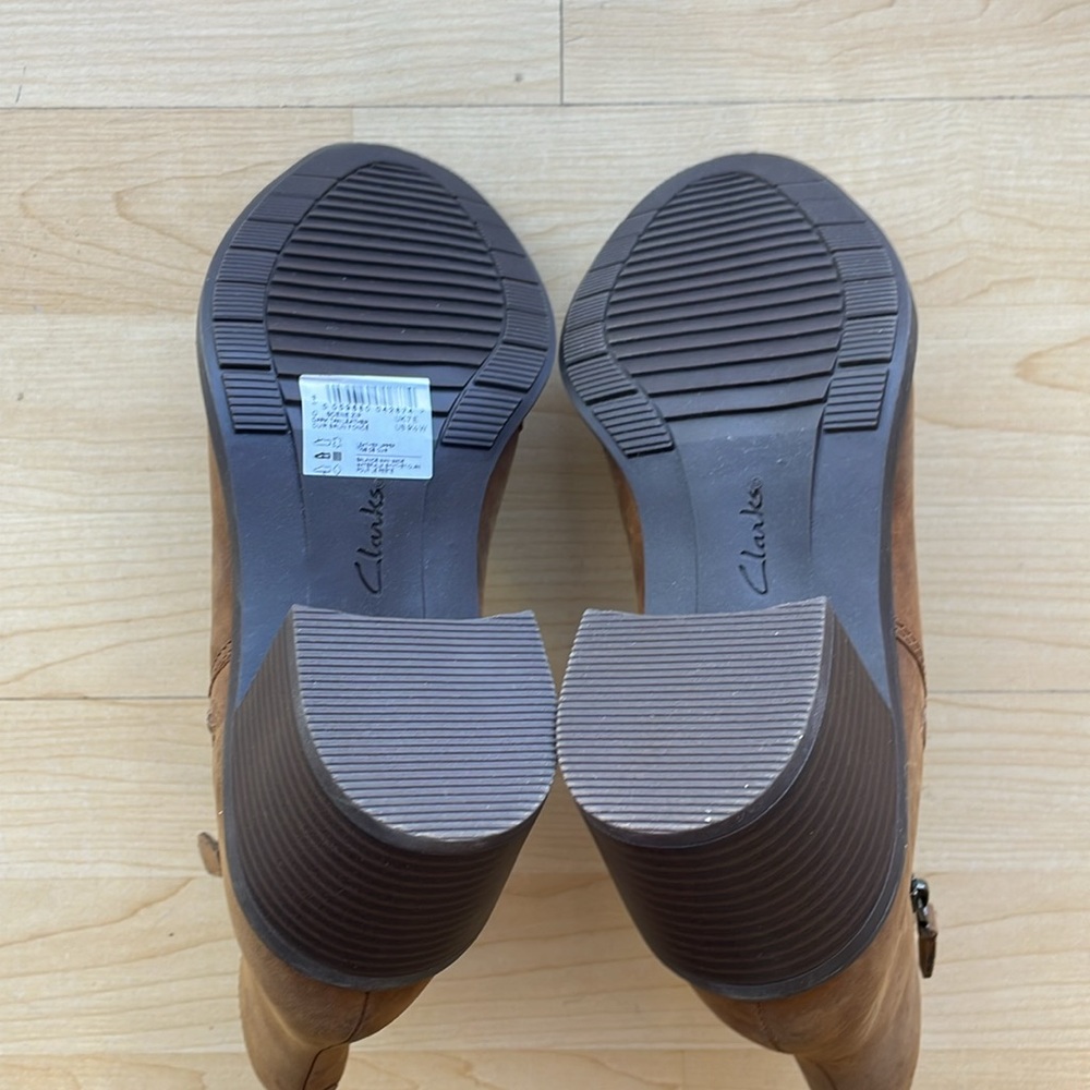 Clarks Tan Leather Ankle Booties - Picture 4 of 6